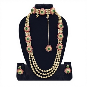 Ensemble de bijoux de mariage traditionnels indiens en cuivre plaqué or pour femmes, ensemble de boucles d'oreilles et de collier pour les fêtes - Product Image 1