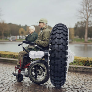 12インチアンチスキッドランフラット車椅子ロジスティクス輸送車両<span class=keywords><strong>DC</strong></span>ブラシレスハブ電磁ブレーキモーターファン用 - Product Image 2