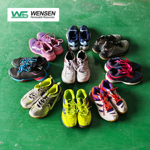 Calzado deportivo <span class=keywords><strong>de</strong></span> <span class=keywords><strong>tenis</strong></span> <span class=keywords><strong>de</strong></span> bádminton usado, <span class=keywords><strong>venta</strong></span> al <span class=keywords><strong>por</strong></span> mayor <span class=keywords><strong>de</strong></span> segunda mano, entrenamiento profesional, gran oferta, zapatos para interiores y exteriores, proveedor - Product Image 4