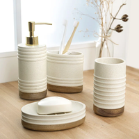 Ensemble de bain de luxe Accessoires de salle de bain Bain beige pour hôtels et décoration intérieure