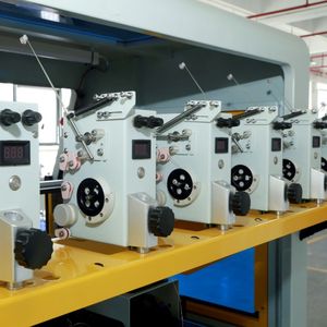 Sử dụng máy cuộn bên trong <span class=keywords><strong>CNC</strong></span> tự động cho quy mô nhỏ sản xuất dây chuyền đóng gói lõi động cơ cho động cơ có tính năng mang - Product Image 3