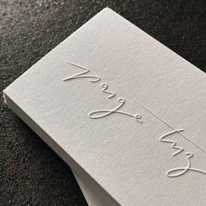 Tarjeta de Visita Personalizada con Estampado en Caliente, Relieve, UV Localizado, Esquinas Redondeadas, Papel de Algodón, Laminación en Blanco Calizo, Tarjeta de Visita - Product Image 5