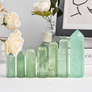 En gros, Pierre de guérison en fluorite verte naturelle polie, en forme de sphère, tour ou baguette, pour le thème de l'amour et l'artisanat de Noël - Product Image 5