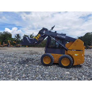 हॉट विक्रेता xc740k 0.7 टन मिनी स्किड स्टीड लोडर के लिए बहु-कार्य लोडर उपकरण - Product Image 3