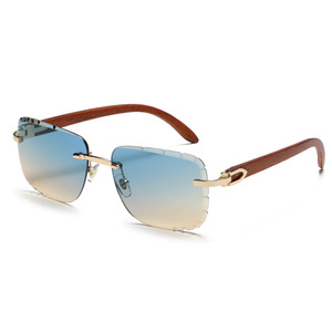 แว่นกันแดดกรอบสีเทา รุ่น Jack Frameless เลนส์ PC กรอบสีทอง ป้องกันรังสียูวี 400 สำหรับทุกเพศ ทรงสี่เหลี่ยม รุ่น 3 Protection - Product Image 2