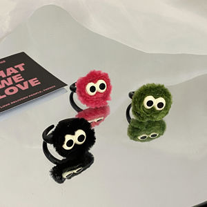 Nouvelle conception créative, mignonnes petites bagues en peluche en forme <span class=keywords><strong>de</strong></span> boule <span class=keywords><strong>de</strong></span> <span class=keywords><strong>charbon</strong></span> pour femmes et filles, bijoux fantaisie amusants pour l'index, collection automne-hiver - Product Image 1