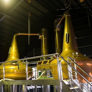 Alambique Doble de Cobre DYE Comercial de 5000L para la Elaboración de Whisky Japonés - Product Image 1