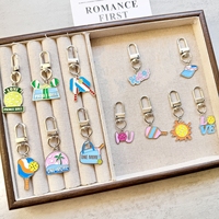 Porte-clés de sport en gros, breloque de sac avec éléments lettres, porte-clés en émail multicolore mignon de dessin animé, porte-clés en émail Pickleball, cadeaux pour femmes