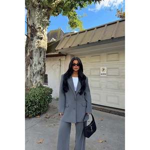 Conjunto de Traje Gris Harper para Mujer - Product Image 2