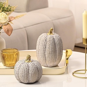 Citrouille Artificielle Décor Brun Blanc PVC Art <span class=keywords><strong>Déco</strong></span> Citrouille Figurine Ensemble 2 Sculpté Citrouille Statues Rustique Automne Table Décor À La Maison - Product Image 6