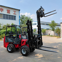 24 PS Knickgelenkter Diesel-Gabelstapler der Marke Taian, 4WD Mini-Gabelstapler für die Landwirtschaft mit Bienenstock-Gabelstaplerklemme