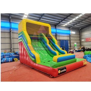 Toboggan Gonflable Arc-en-ciel Couleurs Vives Rouge Jaune Vert Monopiste <span class=keywords><strong>pour</strong></span> Enfants, Idéal <span class=keywords><strong>pour</strong></span> l'Extérieur, Usage Commercial et <span class=keywords><strong>Location</strong></span> de Fêtes Foraines - Product Image 4