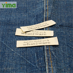 Venta al por mayor de etiquetas de cuello de tela dobladas universales personalizadas, etiquetas de tamaño, 100 Uds., una bolsa, etiqueta de tamaño tejido estándar para ropa