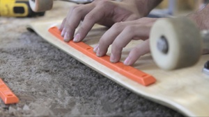 Custom Colored <strong>Plastic</strong> Sliding Anti Collision protection <strong>Rails</strong> for Skateboard <strong>Rails</strong> with Mounting Screws Set Accessories