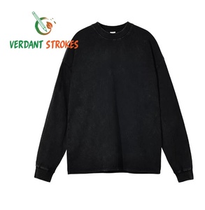 Verdant Strokes. Sudadera con capucha con texto impreso - Eslóganes o mensajes personalizados en varios tipos de fuente - Perfecta para campañas y causas sociales - Product Image 3