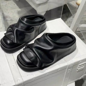 Nouveautés – Mules et sabots décontractés unisexes en cuir véritable noir à semelle épaisse pour femmes et hommes - Product Image 2