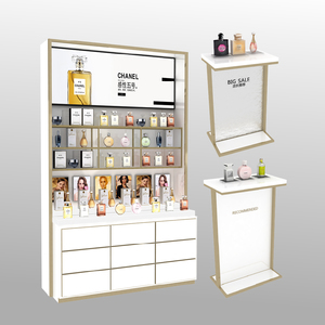Arredi per Negozio di Profumi, Espositore Moderno per Cosmetici, Design Personalizzato per Interni di Negozi - Product Image 1