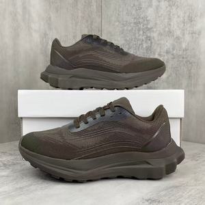 Chaussures de course décontractées pour hommes, en tissu mesh, style rétro et tendance, pour le basketball et les activités de plein air. - Product Image 1