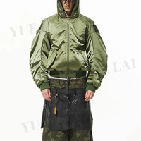 Streetwear personnalisé tissu en nylon veste matelassée en satin blouson d'aviateur en duvet réversible surdimensionné à capuche et à fermeture éclair pour hommes