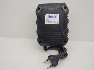 <span class=keywords><strong>Chargeur</strong></span> rapide universel compatible <span class=keywords><strong>Makita</strong></span>. Convient aux batteries de 2,0 Ah et 4,0 Ah. - Product Image 4