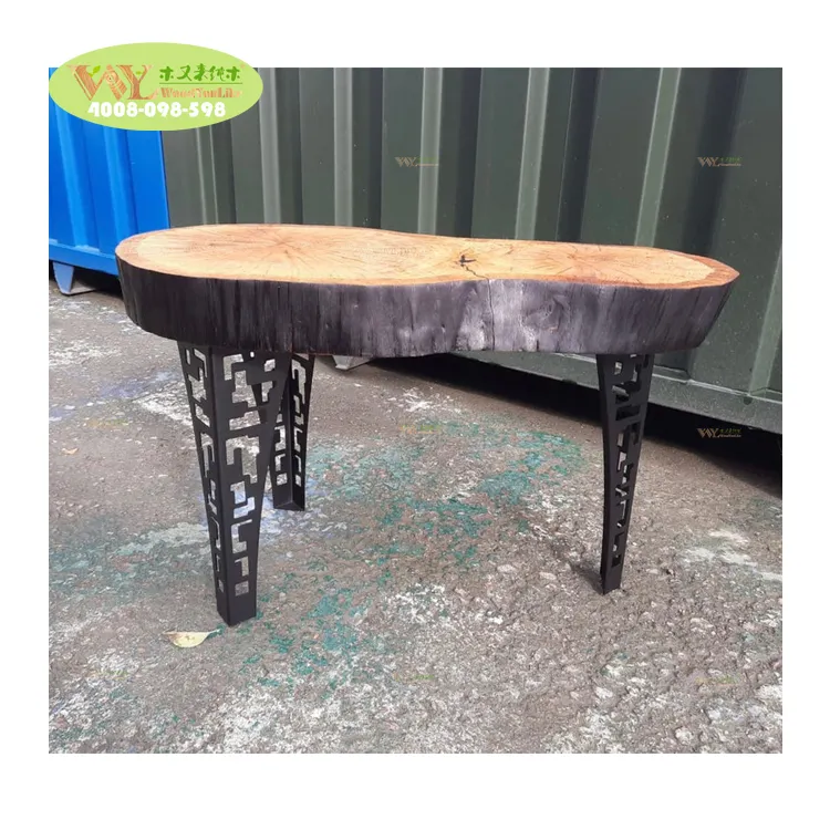 ユニークなオーバルオークコーヒーテーブルライブエッジ素朴な無垢材テーブルを3本の金属製の脚でカスタマイズ