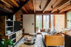 Cabaña de madera moderna personalizable con techo a dos aguas de 2 pisos para una gran iluminación diurna y atractivo curativo - Product Image 3