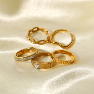 Suave fundido al por mayor pulido a mano 18K chapado en oro estilo vintage Acero inoxidable geométrico doble anillo para niños - Product Image 1