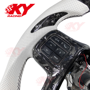 Volant sport en cuir personnalisé avec fibre de carbone forgée et LED RPM pour Chrysler 300 300C 200 S Grand Voyager SRT - Product Image 2