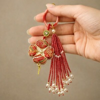 Pendentif de sac en brocart Song fait main, fini, motif trèfle à quatre feuilles, avec pompon en cristal, porte-clés tissé, ornement Hanfu à suspendre