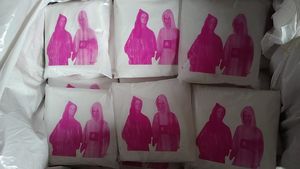 Poncho reciclado bolsa de plástico poncho deportivo - Product Image 2