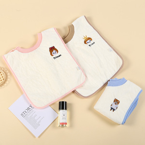 Baberos de lana coral Carlota con diseño bordado para bebés y niños pequeños, baberos impermeables con estampados de princesas y príncipes - Product Image 2