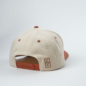 Gorra de 5 paneles de alta calidad personalizada con logotipo bordado Marco estructurado una gorra de 5 paneles personalizada con logotipo bordado Sombrero deportivo - Product Image 3