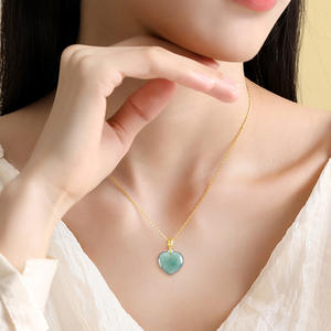 Liontin Giok Jadeite Biru Alami Motif Hati Berbahan Emas 18K untuk Wanita, Perhiasan Fashion, Dilengkapi Sertifikat Penilaian D822 - Product Image 4