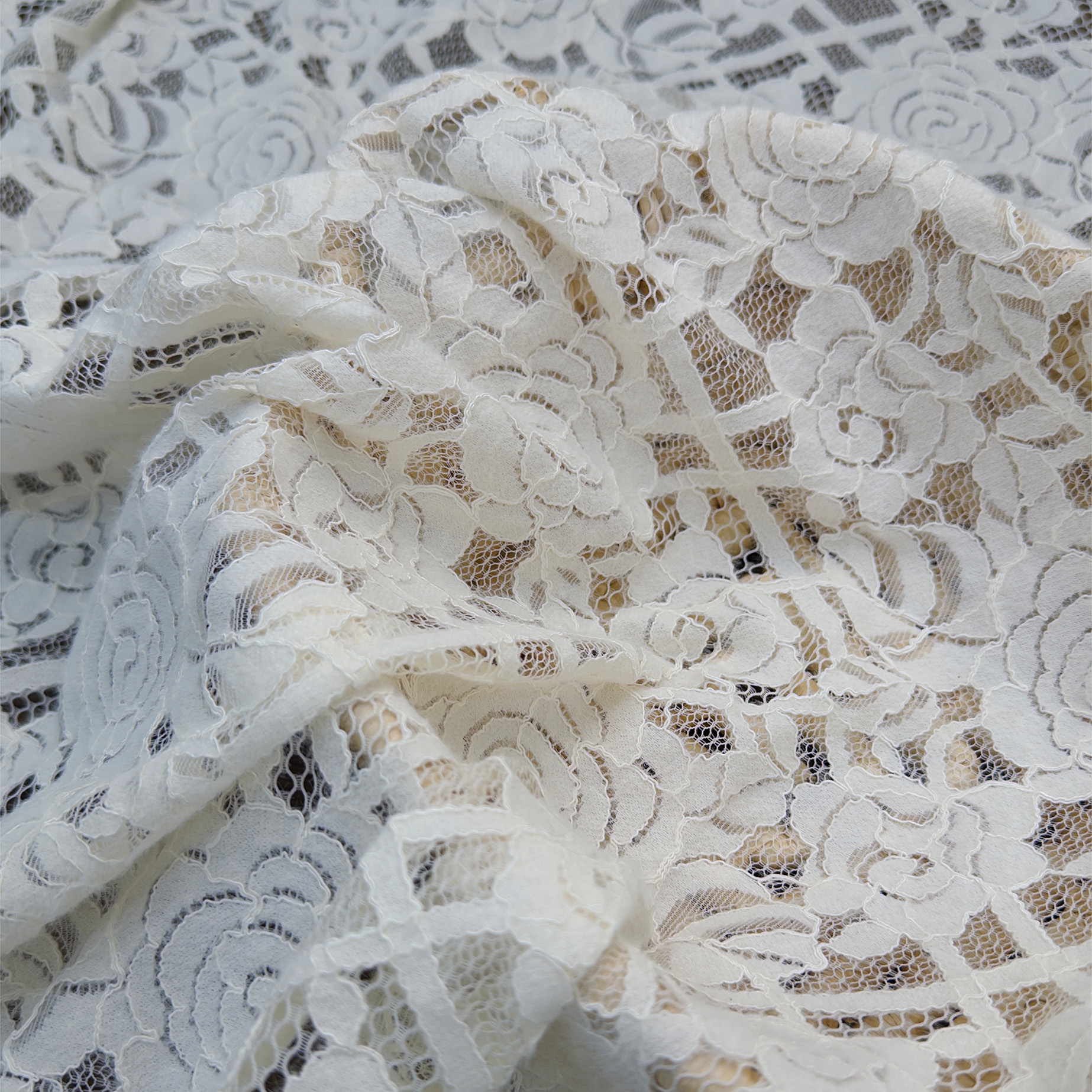 YY New Arrival Floral Rose Nylon Rayon Winter Soft Brushed White Lace Fabric for Women Evening Dress & Couture