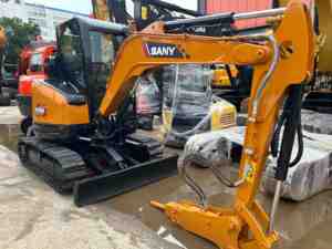 Miniexcavadora de 3.5 Toneladas con Giro Cero y Martillo Hidráulico, Tubería de Martillo Preinstalada para Trabajos de Demolición - Product Image 2
