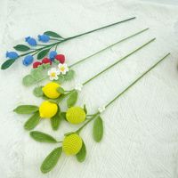 Nieuwe handgehaakte gebreide aardbeien- en gardenia bloemen voor DIY boeket cadeau, thuisvaas, bruiloft, kunstmatige decoratie, ornamenten
