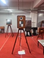 Photomaton portable rétro en bois, support triangulaire pliable, idéal pour les fêtes/mariages
