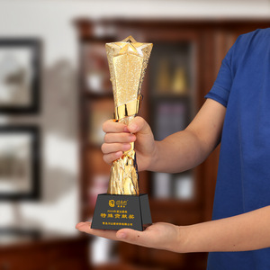 Personnalisé <span class=keywords><strong>Acheter</strong></span> Sports Football Football Gravé Un <span class=keywords><strong>Trophée</strong></span> Récompenses Trophi <span class=keywords><strong>Coupe</strong></span> Résine Artisanat Boutique Personnalisé Cheer Trophées Médailles Plaques - Product Image 6