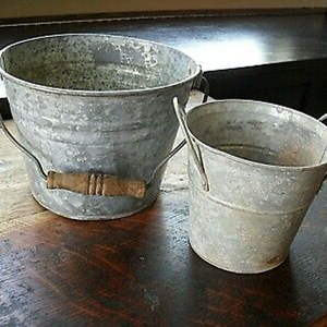 Jardinière de fleurs vintage avec seau à vadrouille galvanisé Seau élégant - Product Image 1