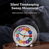Réveil silencieux pour l'éducation précoce des enfants, réveil numérique moderne avec fonction snooze, horloge de bureau en métal, horloge de table pour enfant