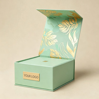 Boîte d'expédition en carton gris recyclable avec logo personnalisé imprimé en gros, boîte pliante avec fermeture magnétique pour l'emballage de vêtements et de chaussures