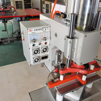 Machine de gaufrage à haute fréquence de 8 kW pour le cuir TPU PU, le cuir, le gaufrage des chaussures, le gaufrage mat
