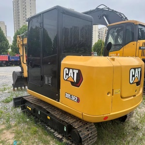 Excavadora Usada Cat305.5E2 Pequeña de Alta Calidad y Bajo Consumo con Motor y Bomba, Peso Operativo de 5.5 Toneladas, Potencia de 34 Kw - Product Image 1