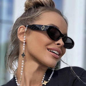 Lunettes de soleil unisexes à monture petite, verres PC UV400, protection solaire de classe 2, tendance pour hommes et femmes - Product Image 4