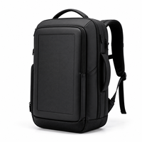 Sac à dos noir minimaliste et élégant à chargement solaire, grande capacité, avec poche latérale intégrée sur le panneau avant, idéal pour le travail et les voyages