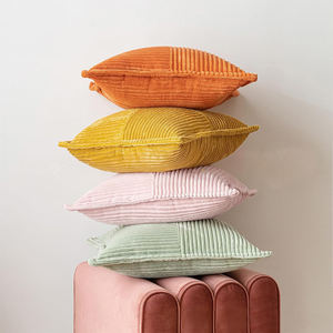Housse de coussin en velours côtelé à rayures et à volants bohèmes faits à la main pour canapé, salon, lit - Product Image 3