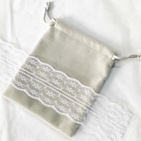 Pochette à bijoux personnalisée en velours avec cordon de serrage, sac de rangement doux au toucher suédé pour collier, boucles d'oreilles, bague, emballage de bijoux de marque