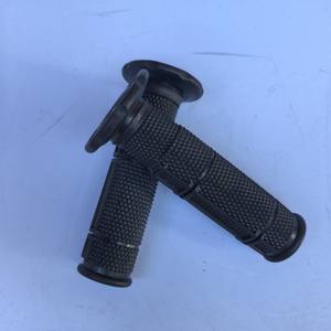 Poignées de guidon antidérapantes en caoutchouc de 22 mm pour moto tout-terrain ATV150, accessoires de course, poignées de gaz modifiées pour moto tout-terrain ATV - Product Image 2