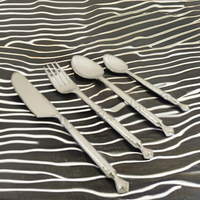 Ensemble de couverts en acier inoxydable de haute qualité, écologique, 5 pièces, avec poignées dorées forgées à la main, finition miroir de luxe pour la salle à manger