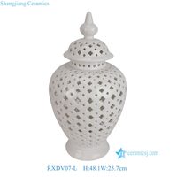 RXDV07 élégant pot de gingembre en céramique creux blanc traditionnel chinois décoratif pot de temple à couvercle pour la cuisine et la décoration intérieure